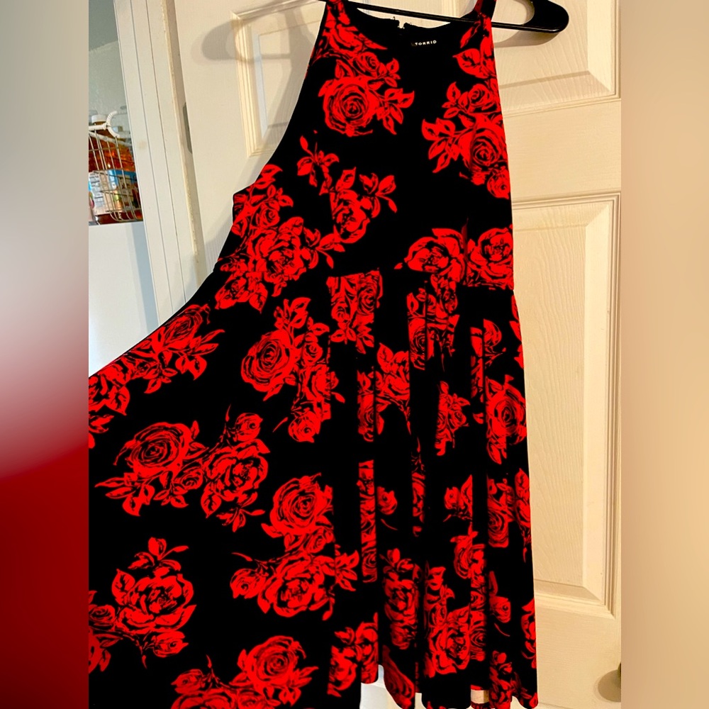 Torrid beautiful black and red dress